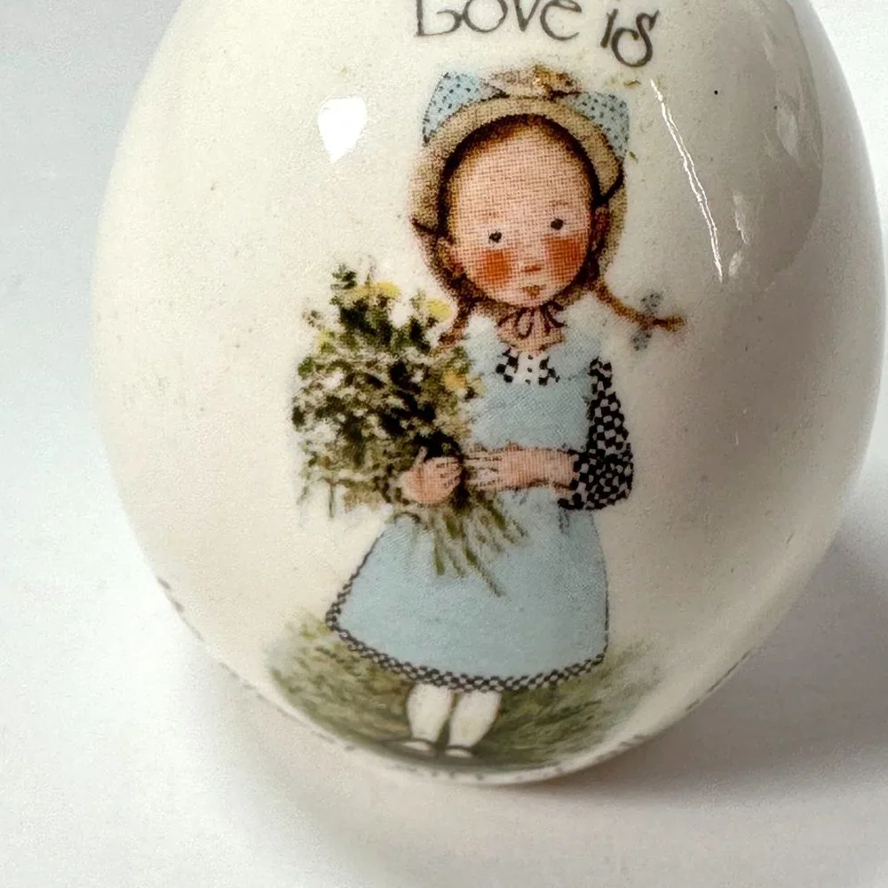 Porcelain Egg with Small Girl Love is the Greatest Gift of All W.W.A.